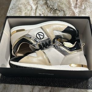 Valentino Sneakers Unisex